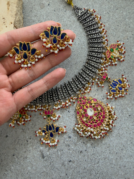 SAHAR NECKLACE SET