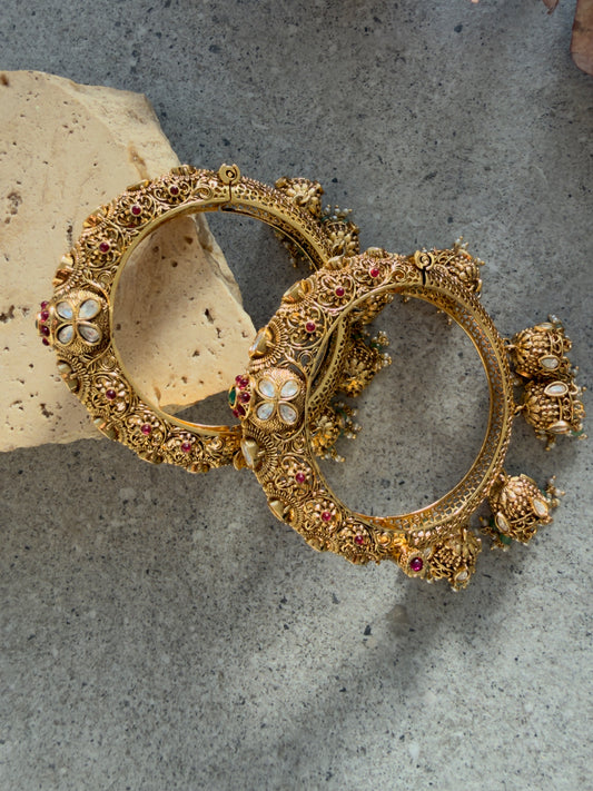 ELSIE BANGLES