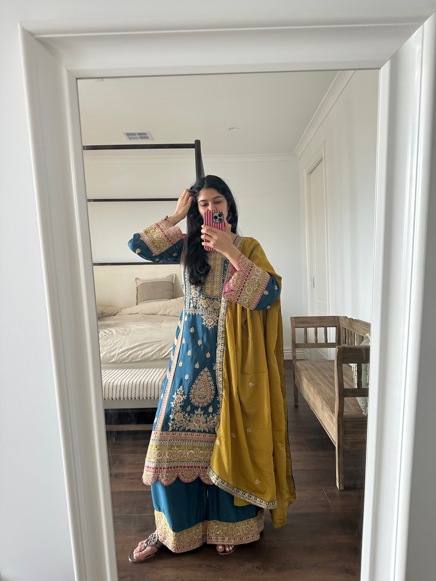 LEILA SUIT