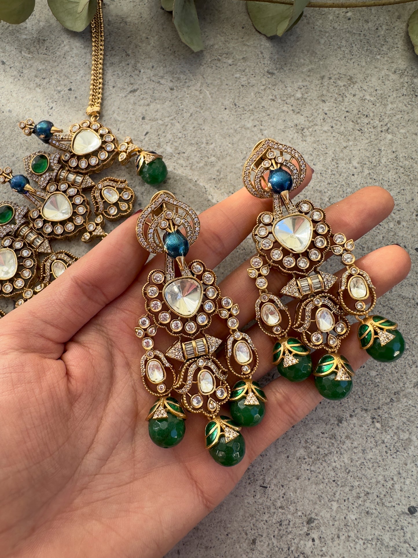 YARELI NECKLACE SET