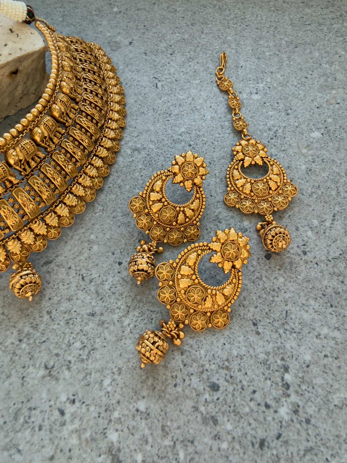 KAINAAT CHOKER SET