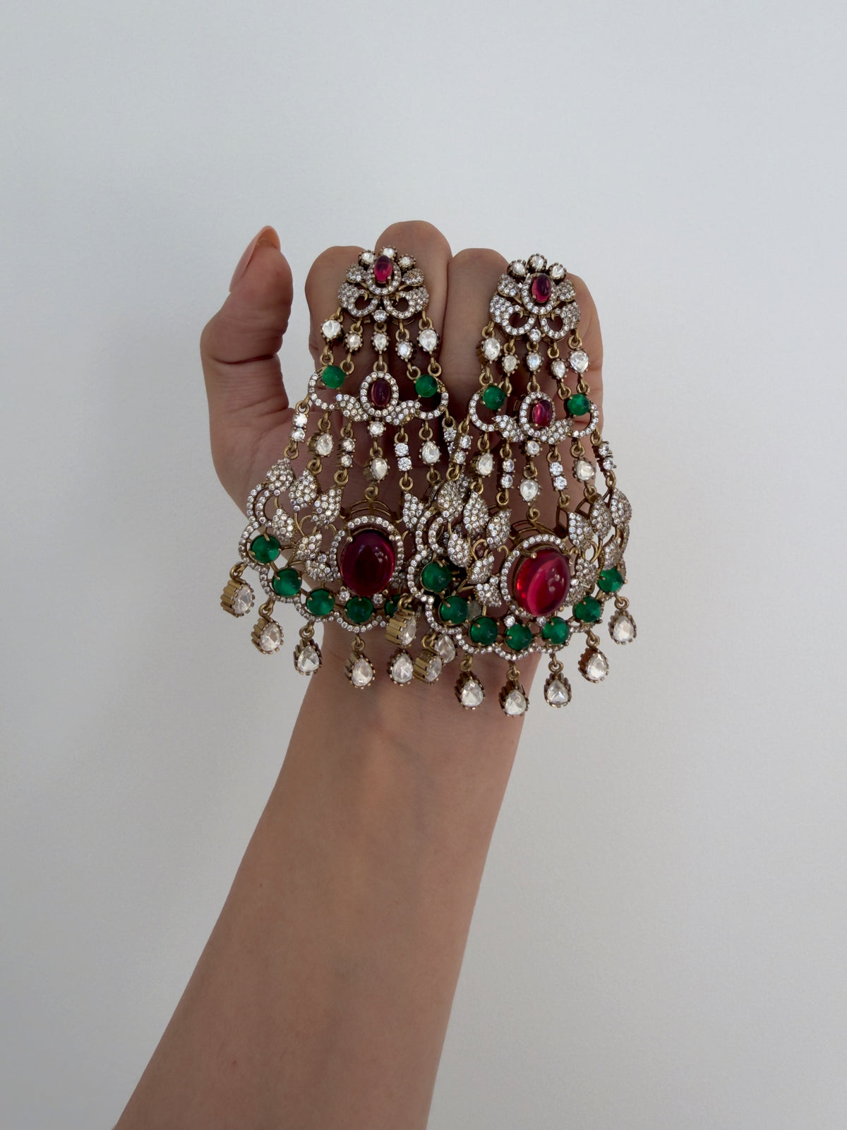 VAMIKAA EARRINGS