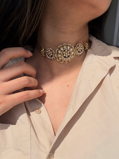 ANIRAA CHOKER SET