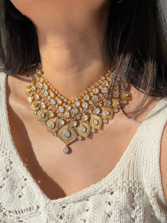 YUMI NECKLACE SET WITH TIKKA