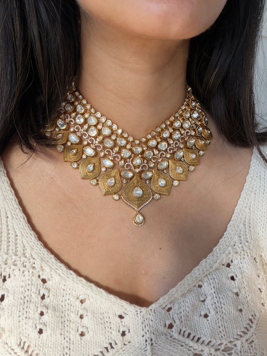 YUMI NECKLACE SET WITH TIKKA