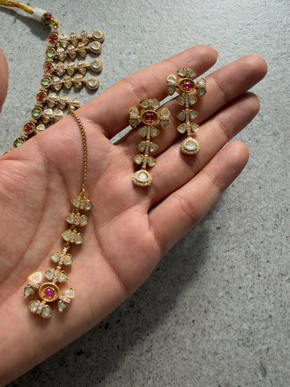 KAIIRA NECKLACE SET WITH TIKKA