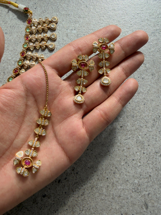KAIIRA NECKLACE SET WITH TIKKA