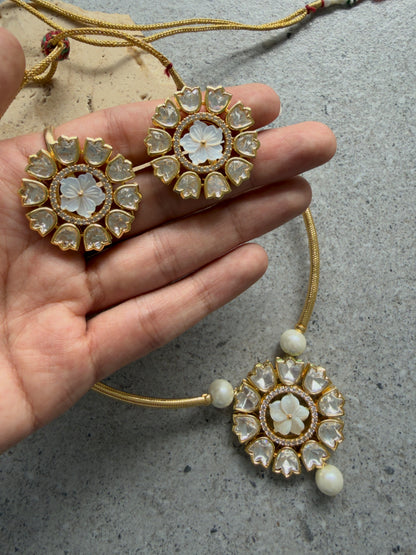 ASMI NECKLACE SET