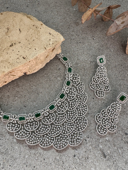 SAISHAA NECKLACE SET