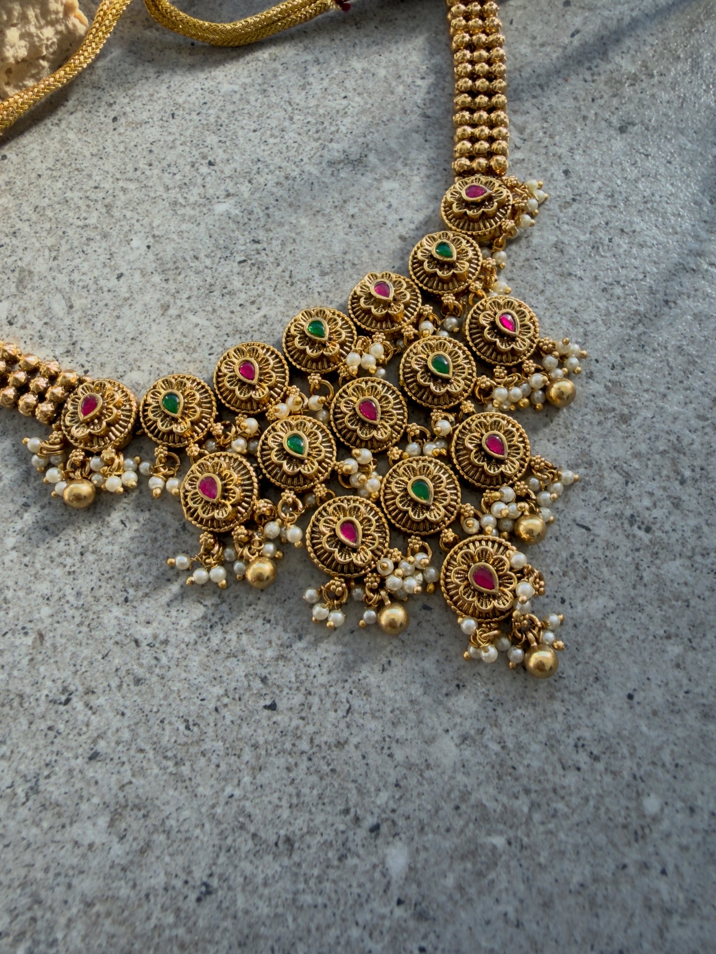 TARI CHOKER SET