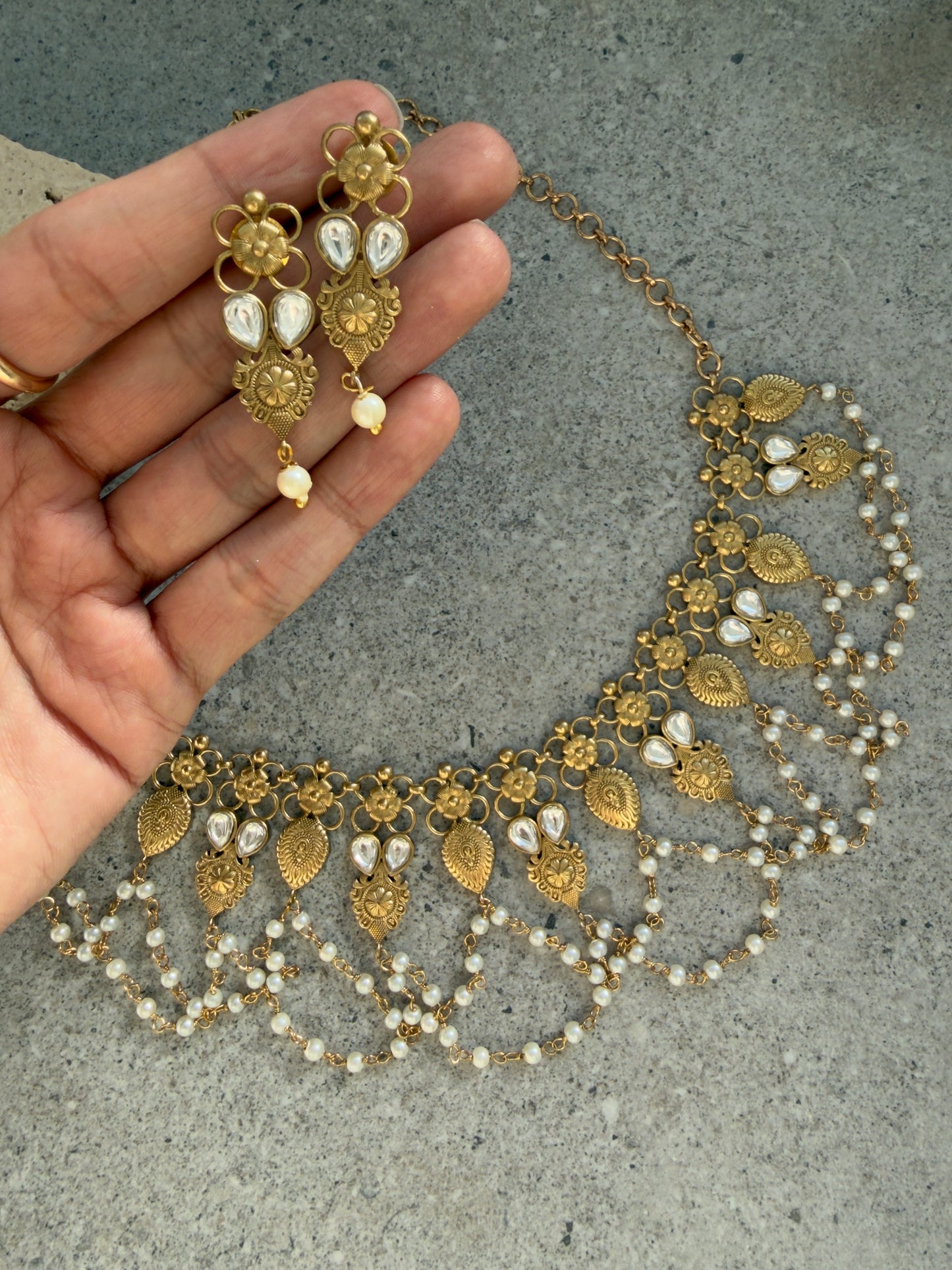 LOUISA NECKLACE SET