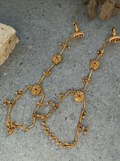 NAYAN HAND CHAIN SET-HATHPHOOL