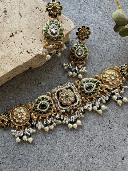 KEYA CHOKER SET