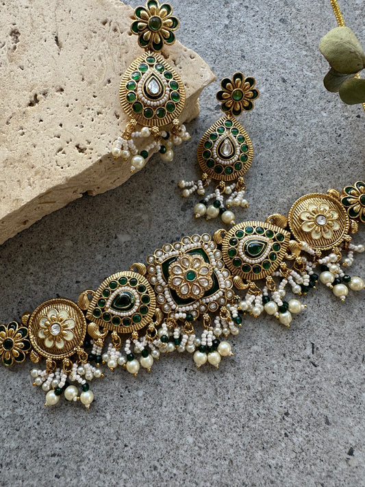 KEYA CHOKER SET