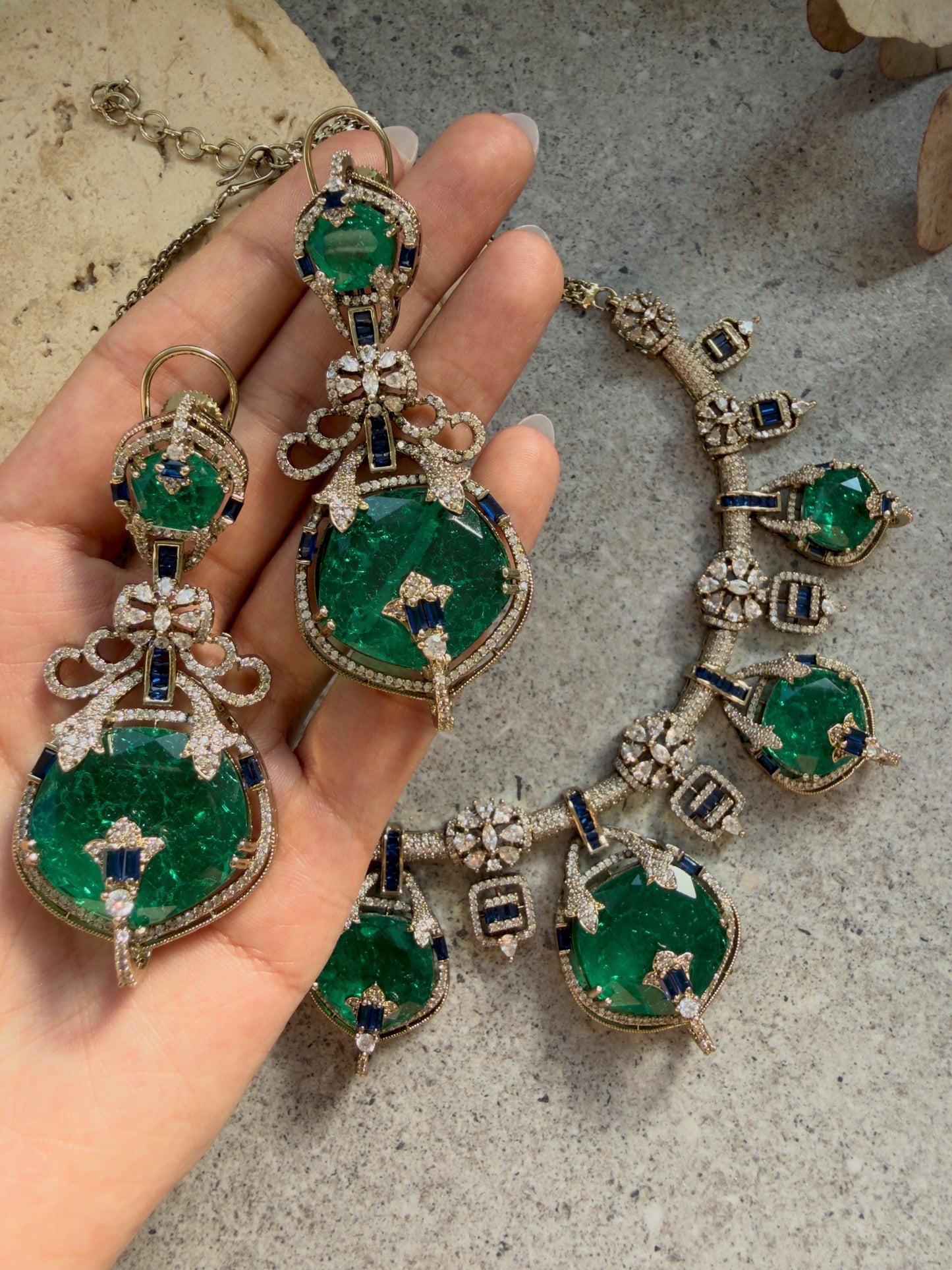 IRADA NECKLACE SET
