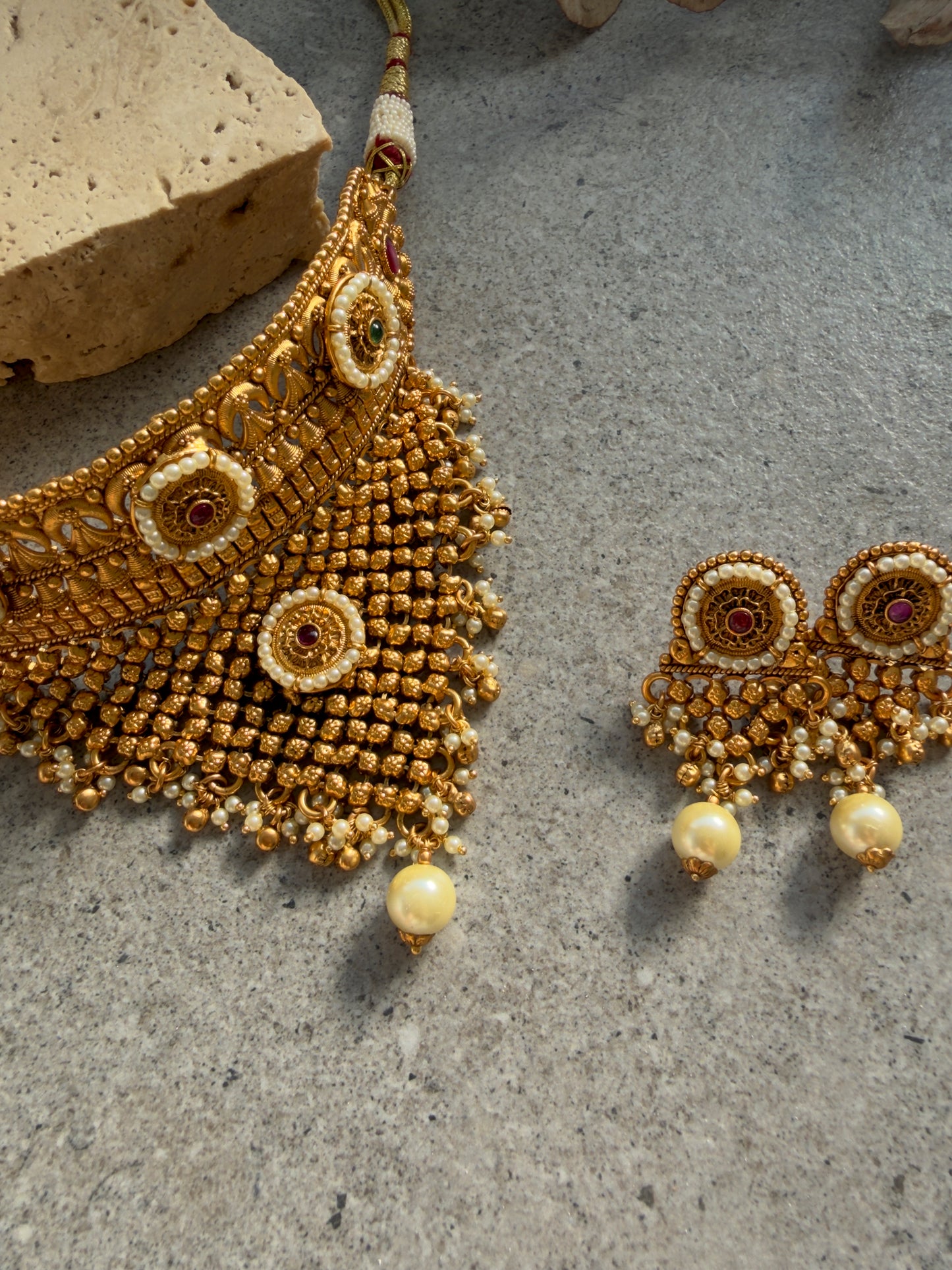 MEHREEN CHOKER SET