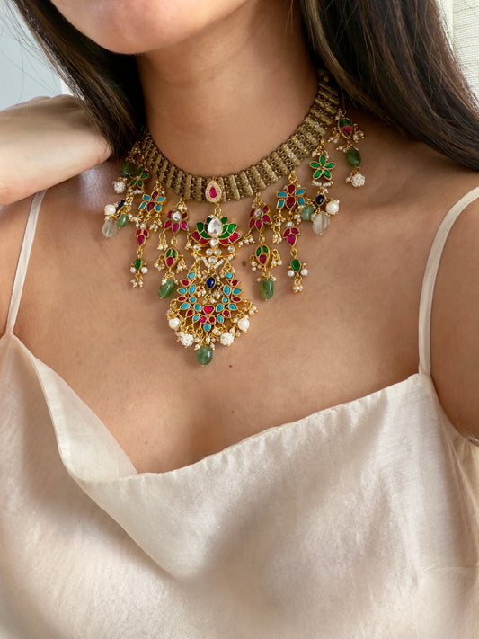 KORAA NECKLACE SET