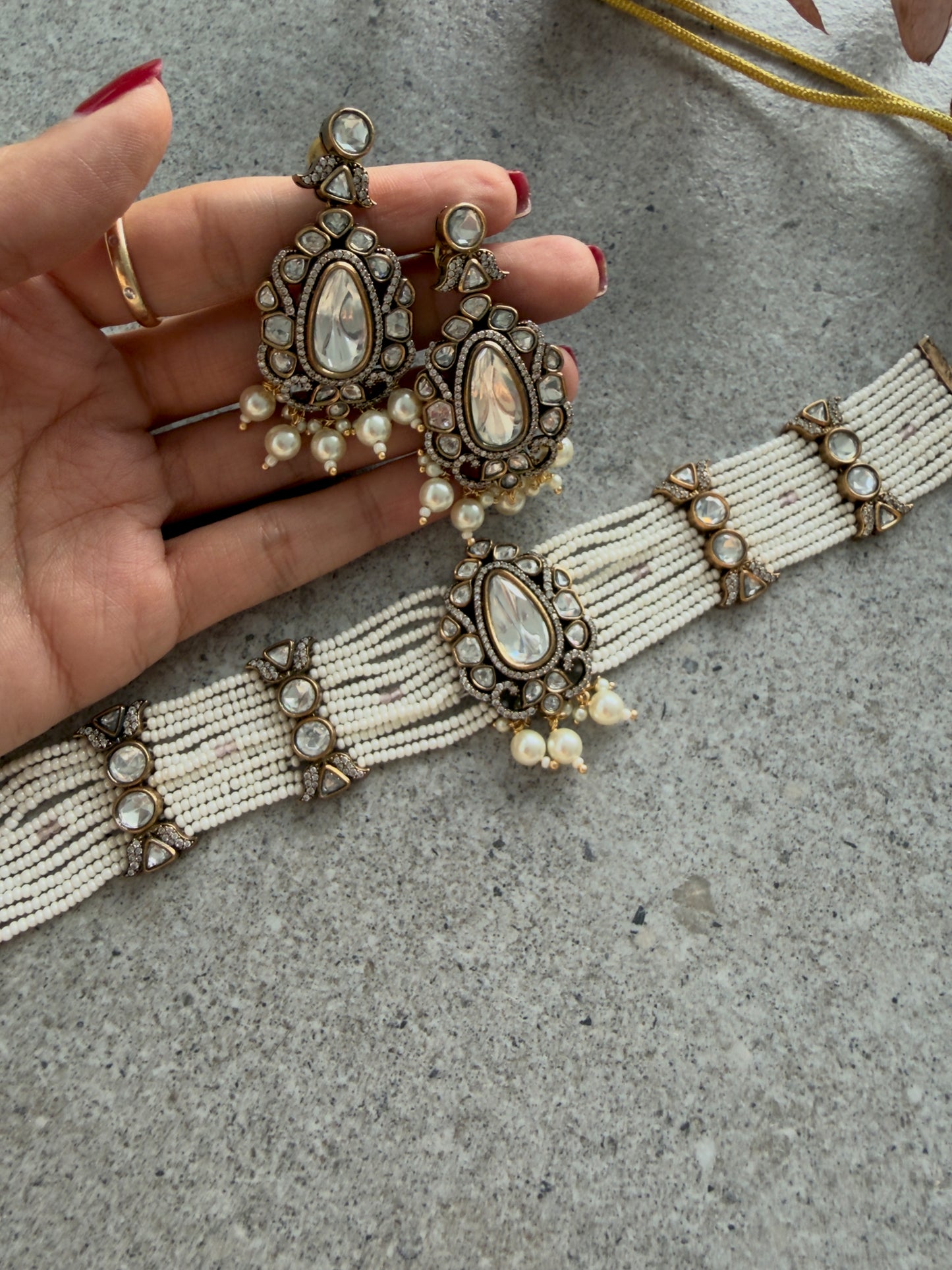 TIYA CHOKER SET