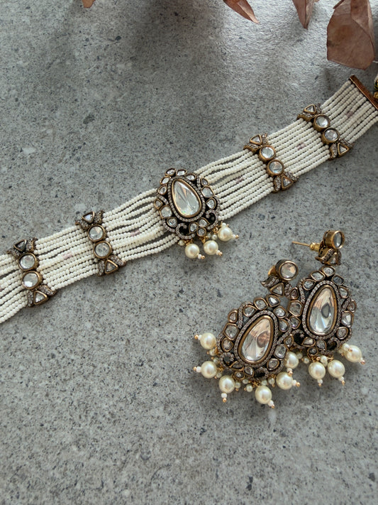 TIYA CHOKER SET