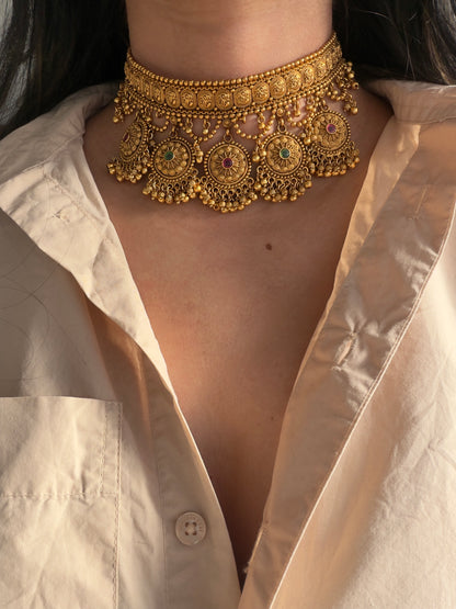 ADIRA NECKLACE SET WITH TIKKA