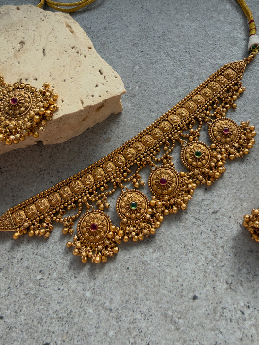 ADIRA NECKLACE SET WITH TIKKA