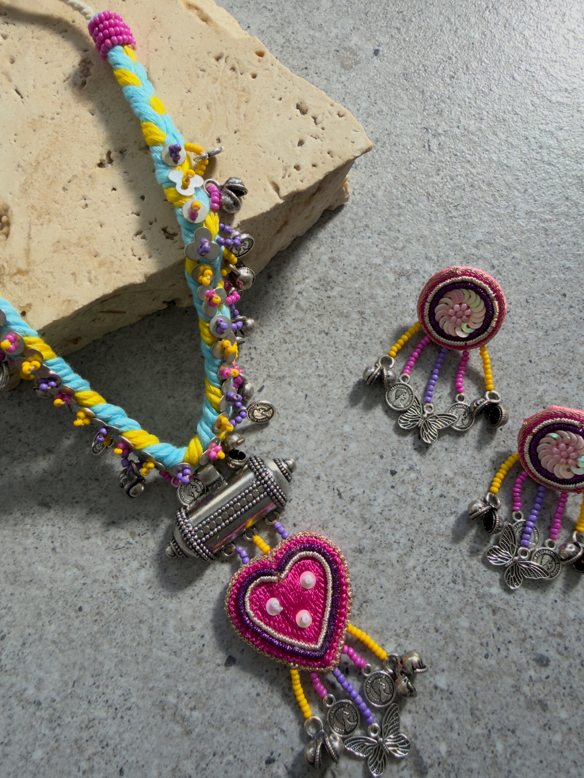 AMOUR NECKLACE WITH EARRINGS