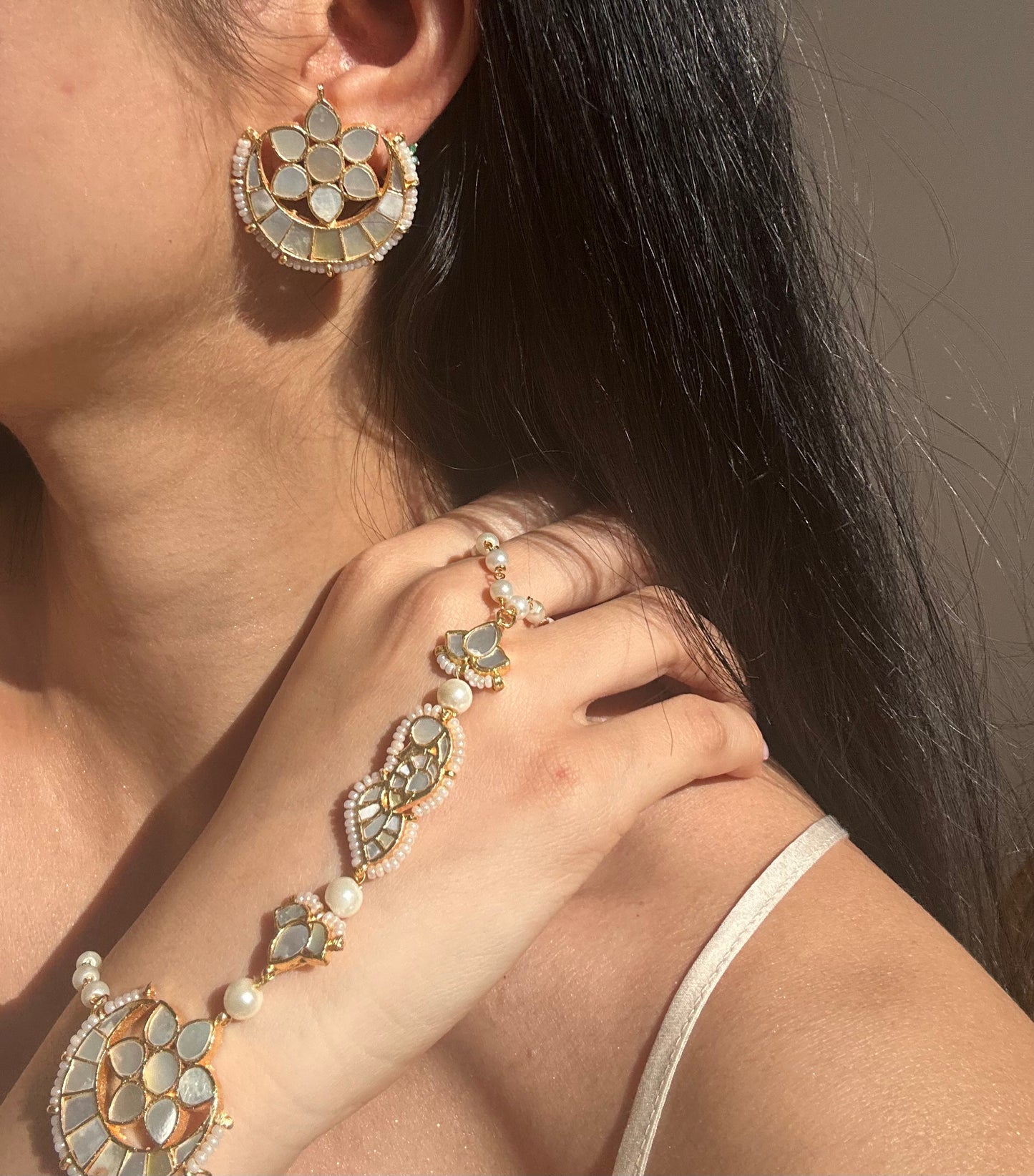 AINSLEY STUD EARRINGS