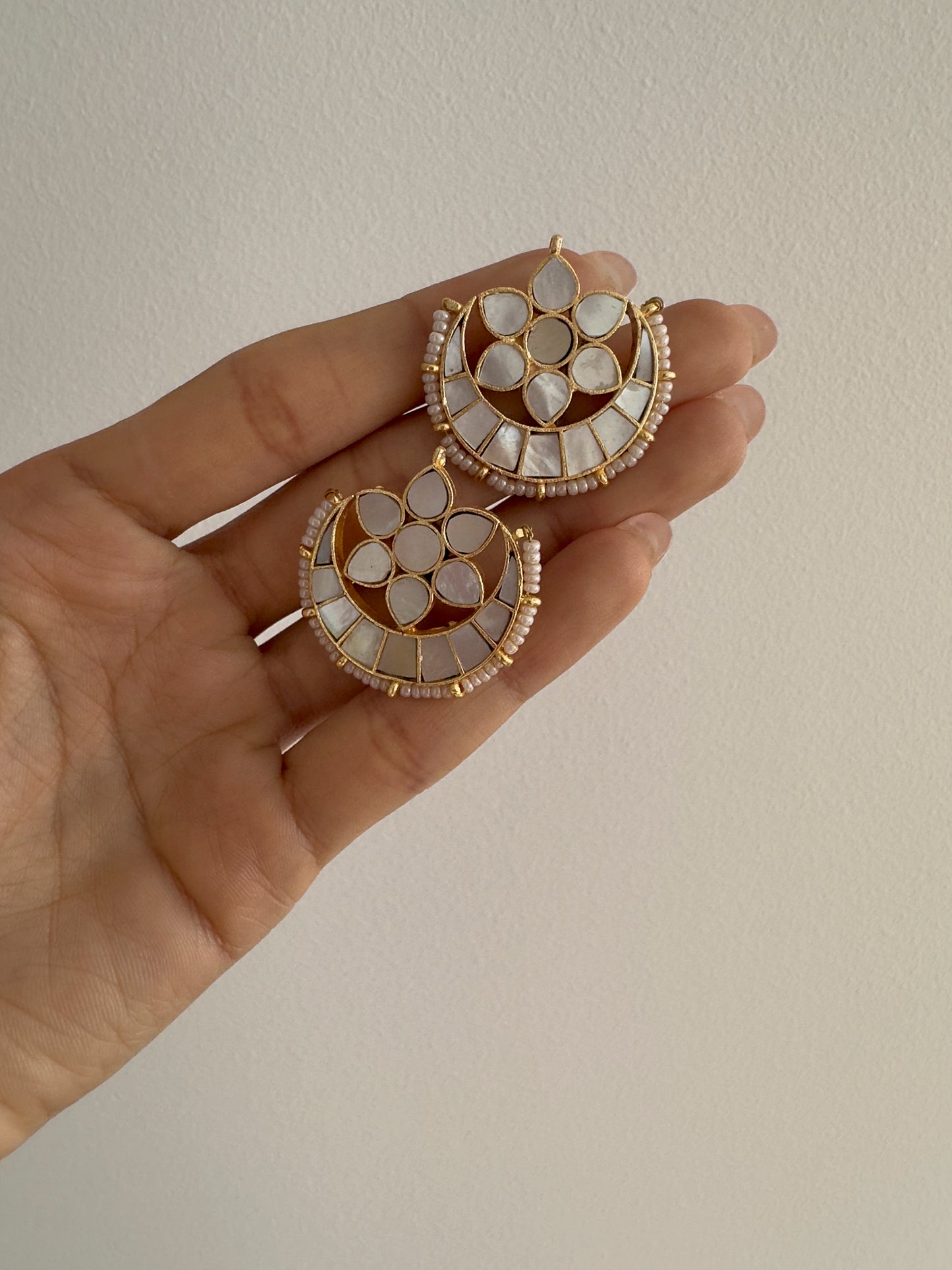 AINSLEY STUD EARRINGS