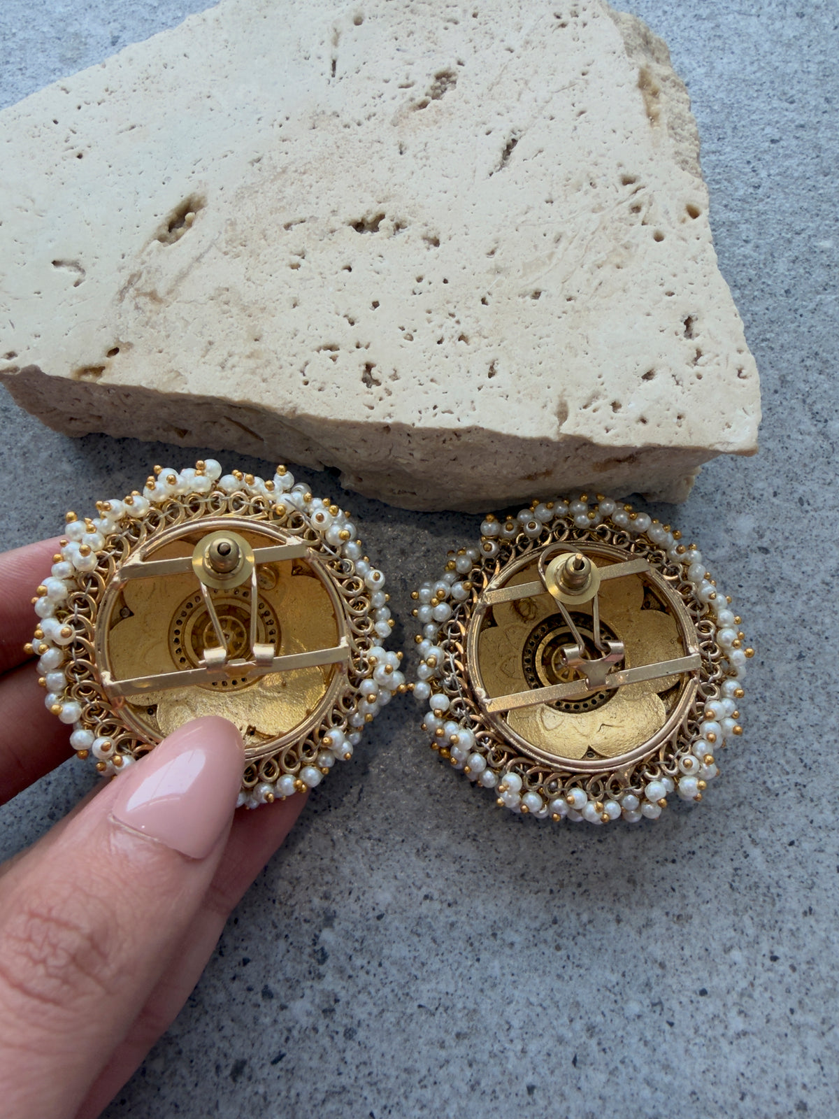 NAYRAA STUD EARRINGS