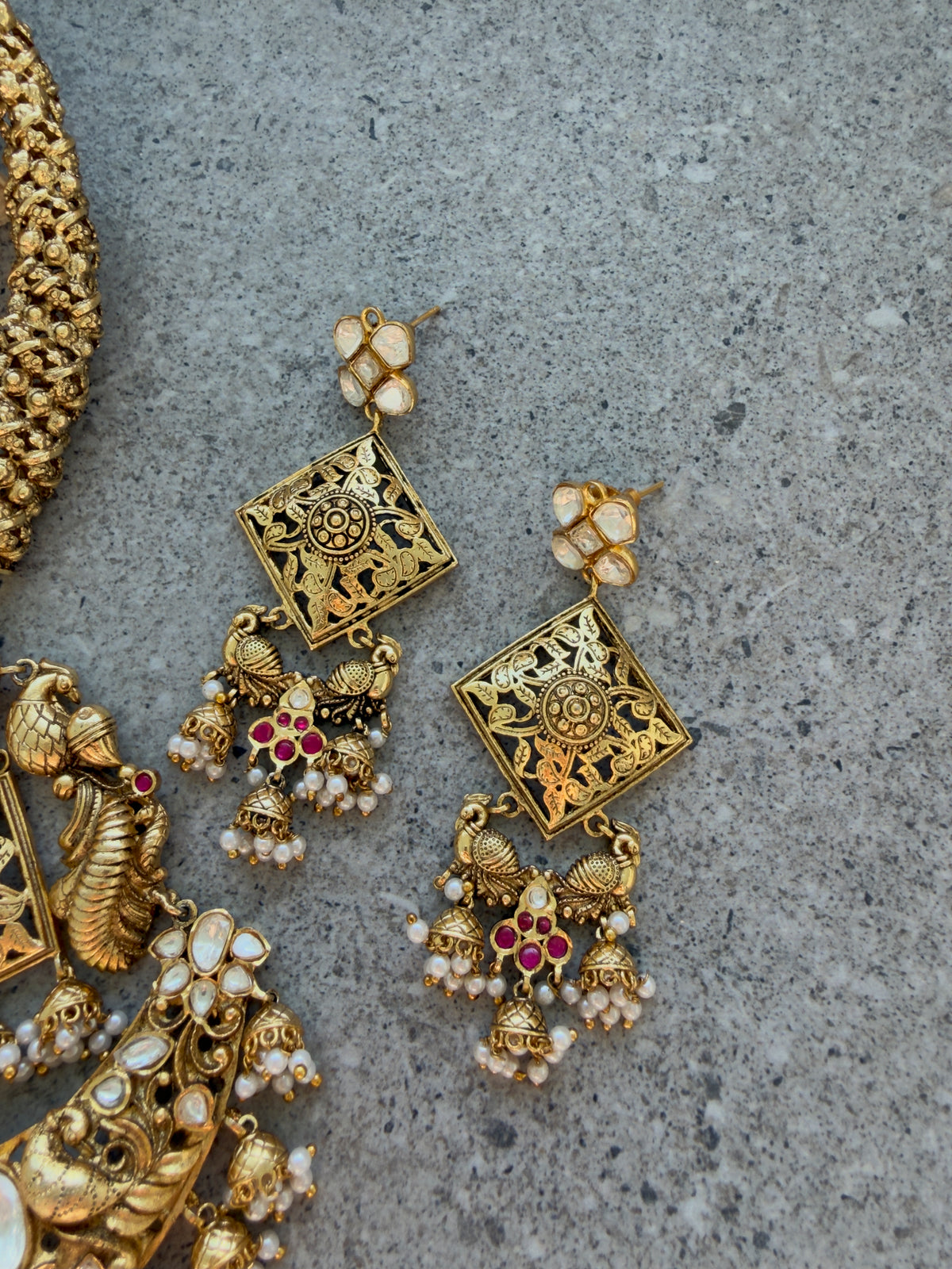 SHARVI HASLI NECKLACE SET