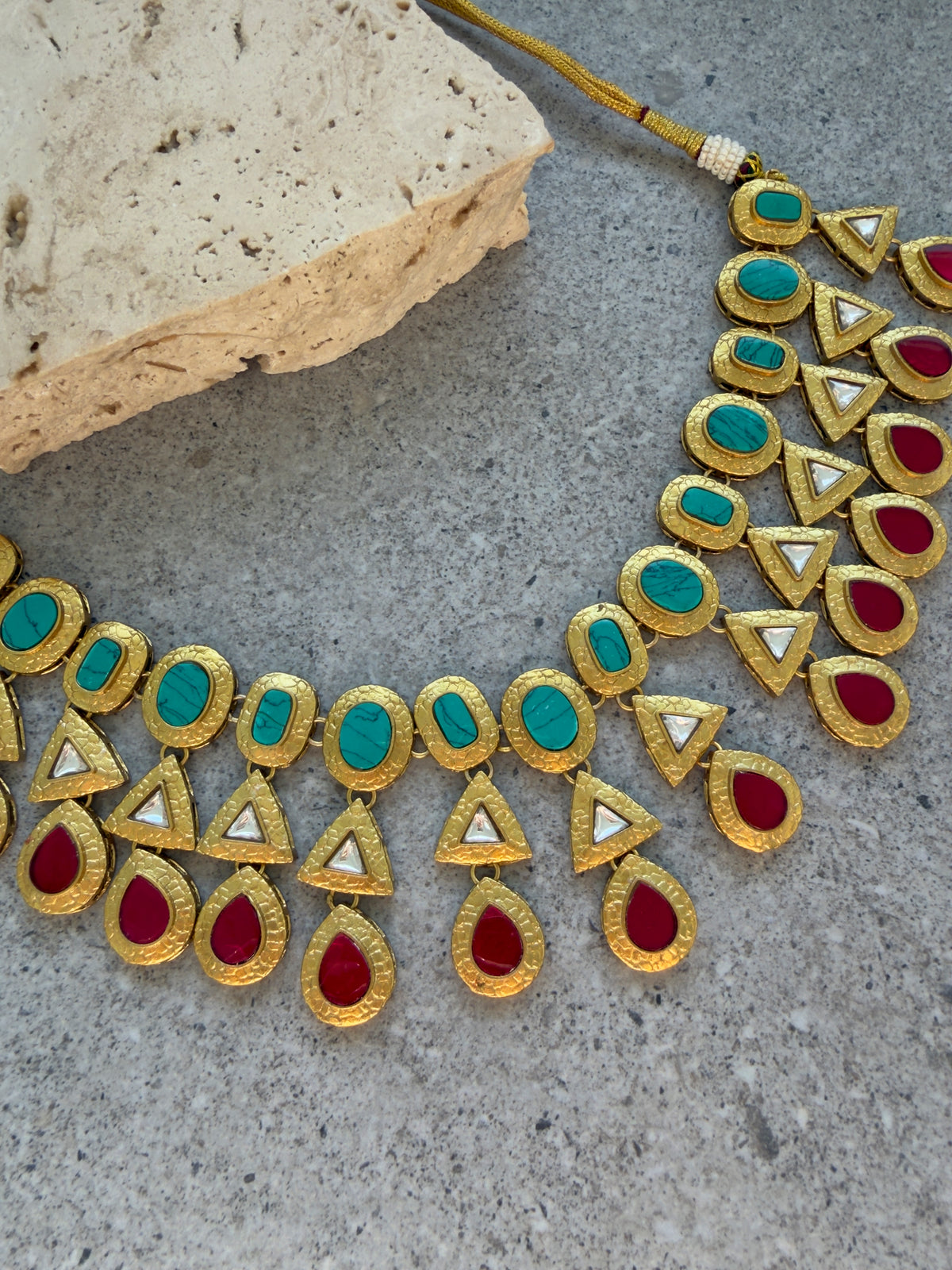 TRISHAA NECKLACE SET