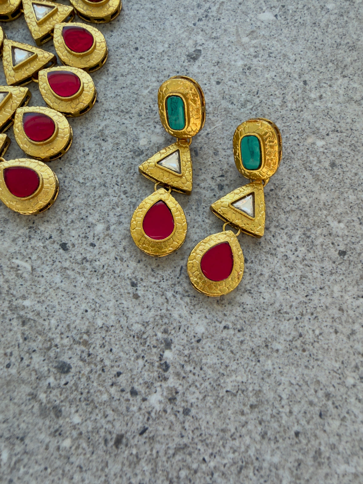 TRISHAA NECKLACE SET